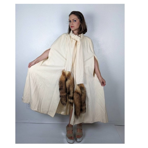 vintage 80s cream FOX TAIL SCARF Wool CAPE os maxi avant garde swing winter coat
